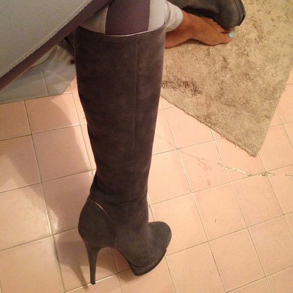 Boots - Picture 3 of 4