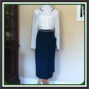 ✨Reduced!✨Classic Bergdorf Goodman Slim Skirt