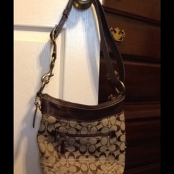 AUTHENTIC COACH PURSE🔻REDUCED - Picture 1 of 4