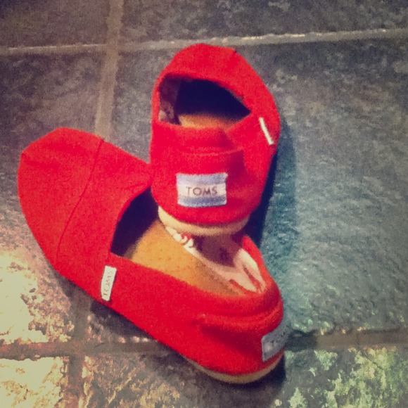 Bright red toms.!