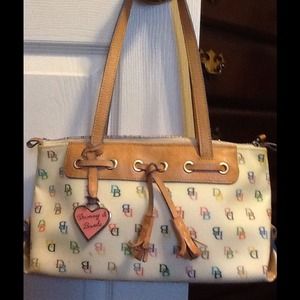 Pre owned DOONEY & BOURKE PURSE🔻REDUCED