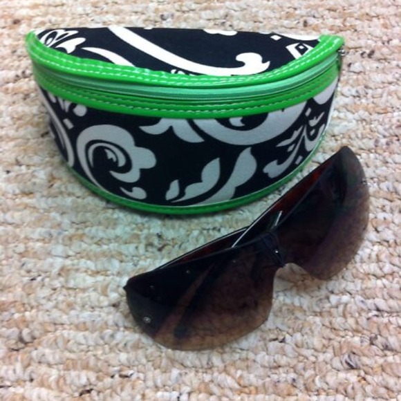 Fleur De Lis Sunglasses and Case!