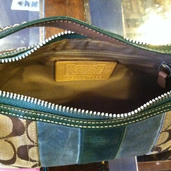 Coach small - Picture 2 of 3