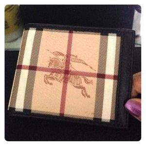 Burberry bifold men's wallet