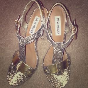 Steve Madden snake skin heels