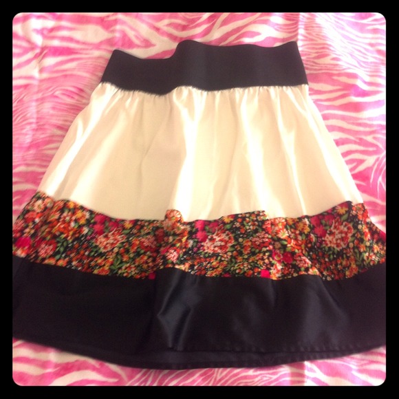 Body central skirt
