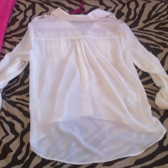 💕💕SOLD💕💕 High-low cream and gold blouse - Picture 2 of 2