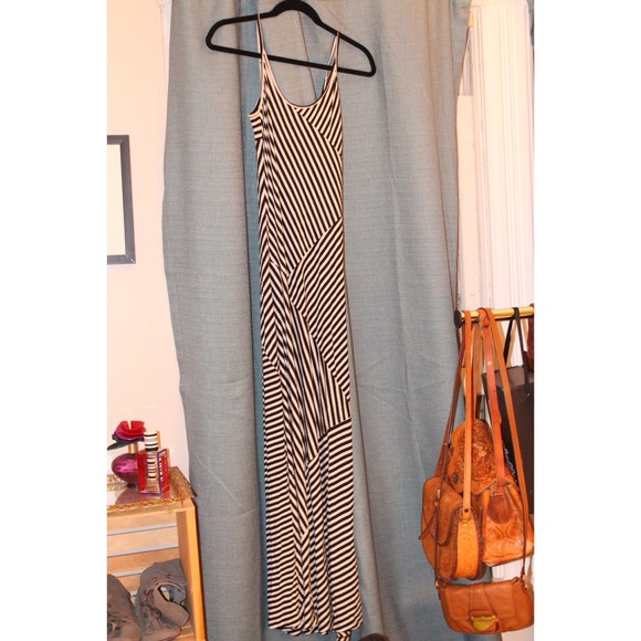 Maxi Dress Black/White Striped