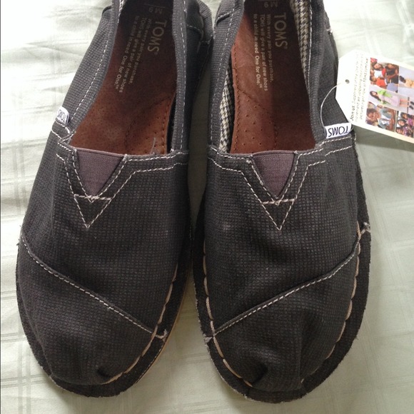 Toms
