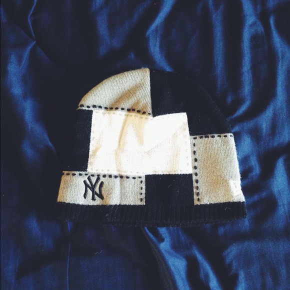 NY skully hat. - Picture 1 of 4