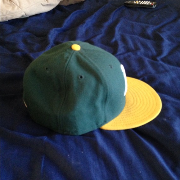 Green and yellow Oakland A's fitted. - Picture 2 of 4