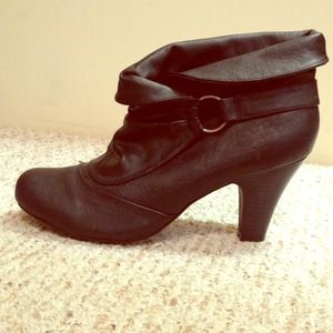 Madden Girl Sesami Black Pari size 9.5