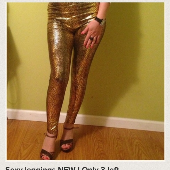 Sexy leggings . NEW only 2 left !