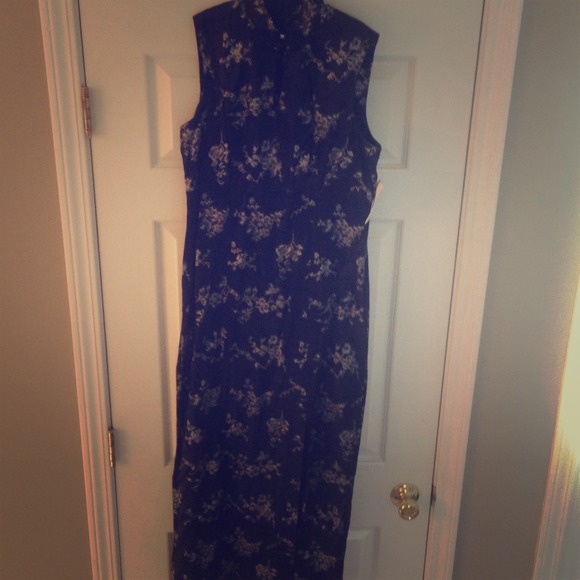 Beautiful Asian style dress in navy