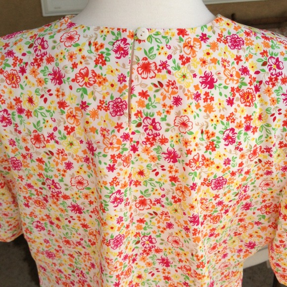Vintage Floral Blouse - Picture 2 of 4