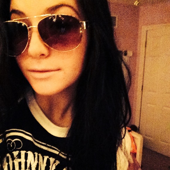 Authentic Betsey Johnson sunglasses - Picture 4 of 4