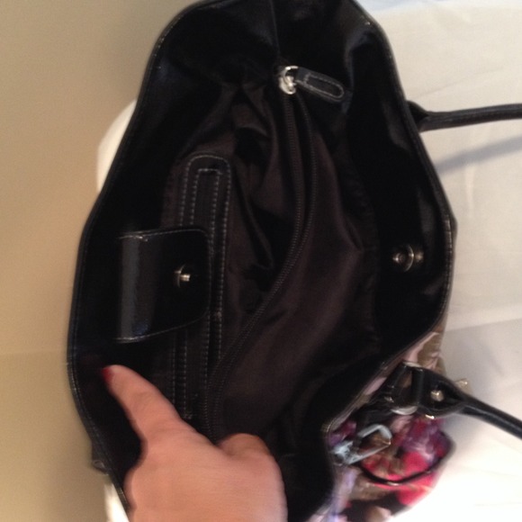 REDUCED!! Colorful Gia Milani purse - Picture 3 of 4