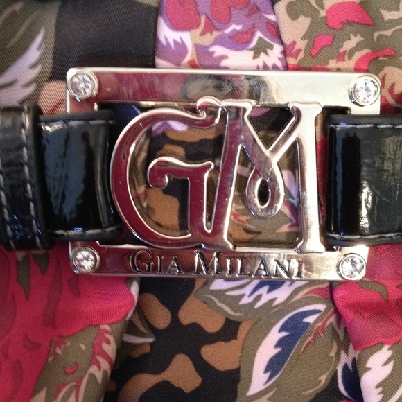 REDUCED!! Colorful Gia Milani purse - Picture 4 of 4