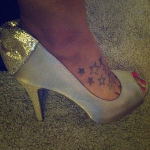 ✨Gold Steve Madden peep toe pumps ✨