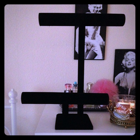 BRAND NEW JEWELRY ORGANIZER