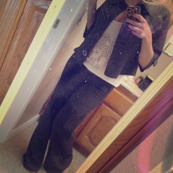 Adorable brown GUESS pantsuit.