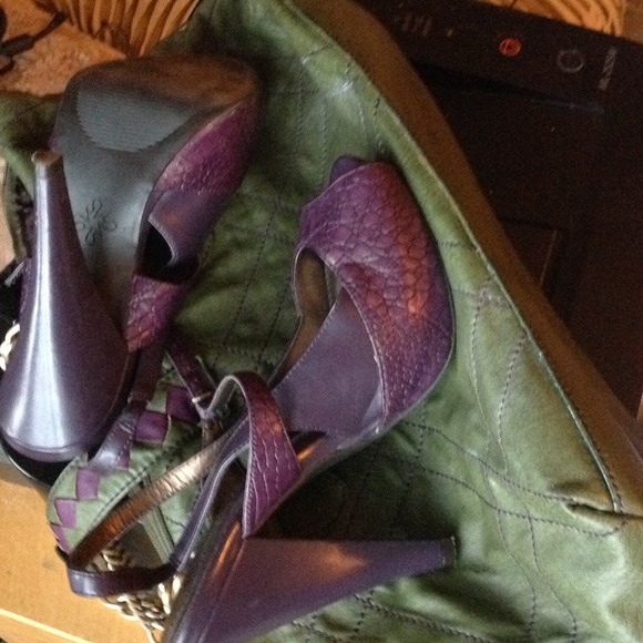 SIMPLY VERA Heels - Picture 2 of 2