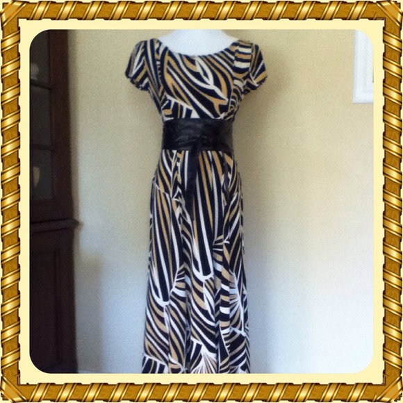 🚫Sold in bundle🚫Black, White, & Tan Dress - Picture 3 of 3