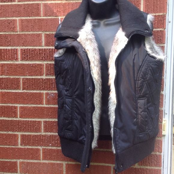 ❤️❤️Vanity vest NO TRADES 👌 - Picture 1 of 4