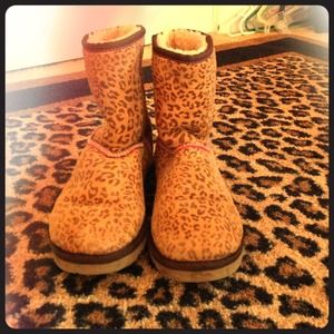 Leopard print uggs