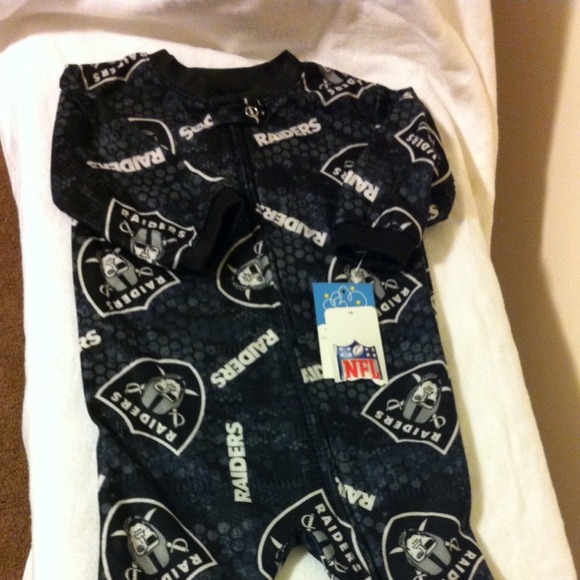 ***SOLD****Official NFL Raiders footy pj