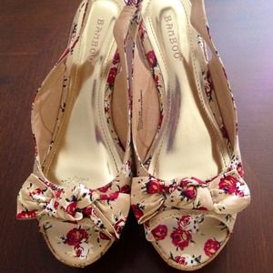 Floral wedge