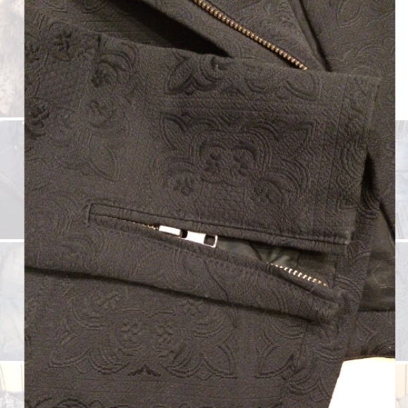 "KOOKAI "black jacket with dark floral print - Picture 4 of 4