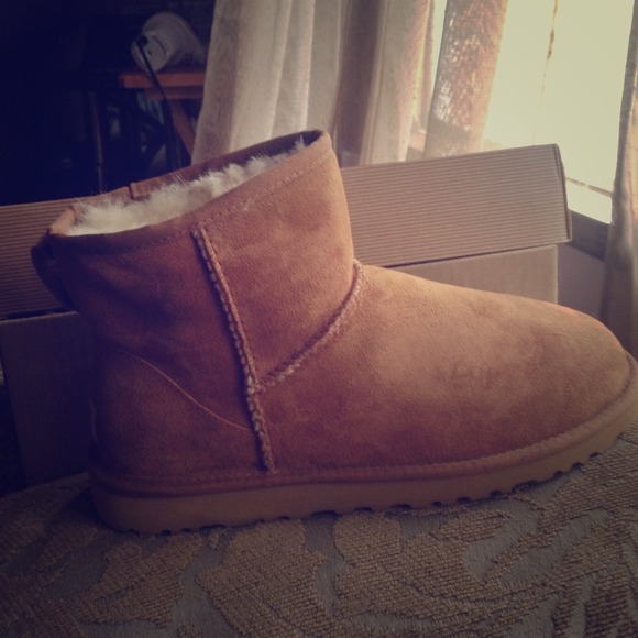 Ugg Mini size 8 ❌SOLD❌