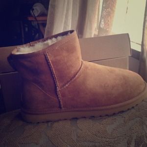 Ugg Mini size 8 ❌SOLD❌