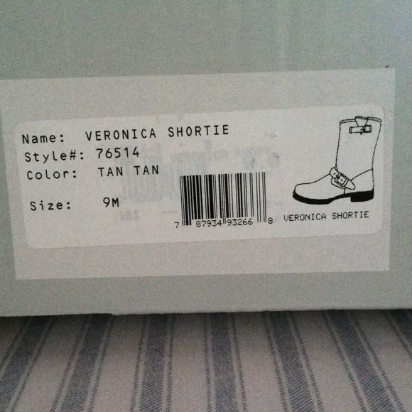 Frye Veronica shortie boot - Picture 2 of 3