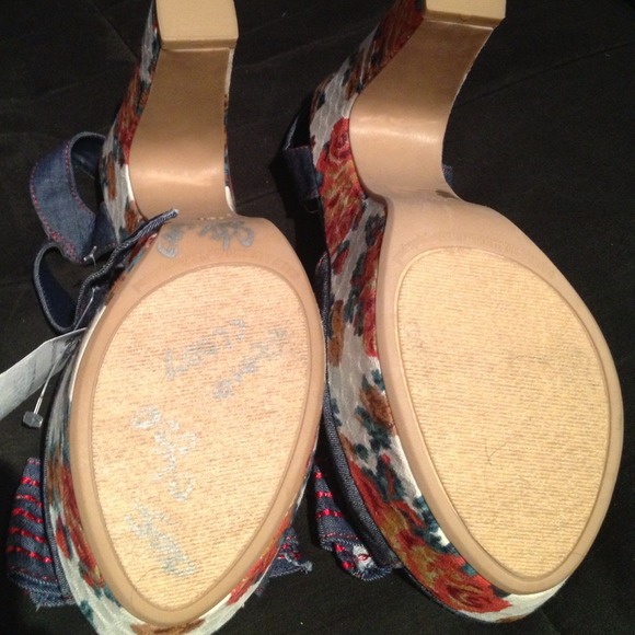 Denim sandal - Picture 2 of 3