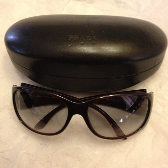 Prada sunglasses. - Picture 4 of 4
