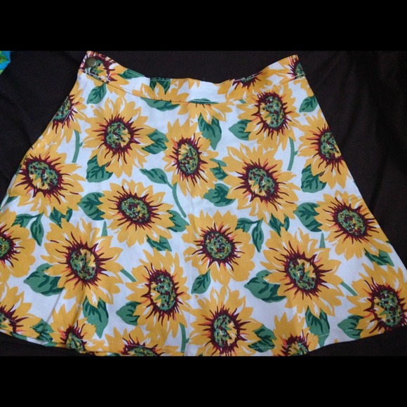 Sunflower skirt like American apparel - Picture 1 of 3