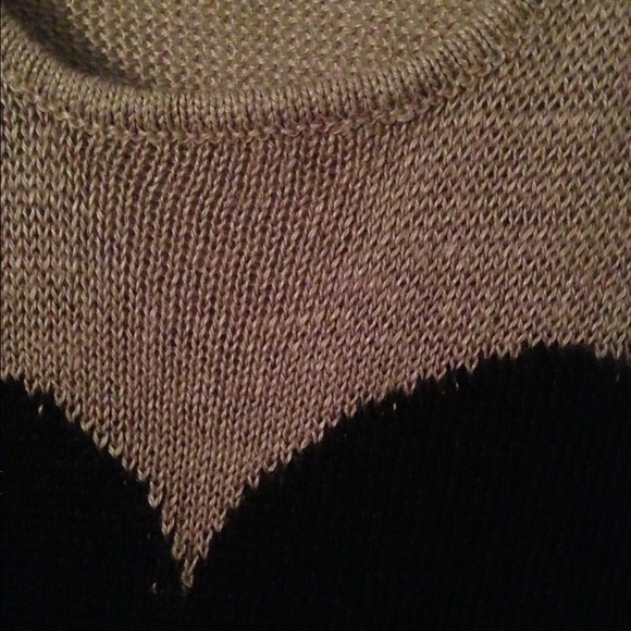 ❌SOLD❌Heart Sweater Tank - Picture 3 of 3