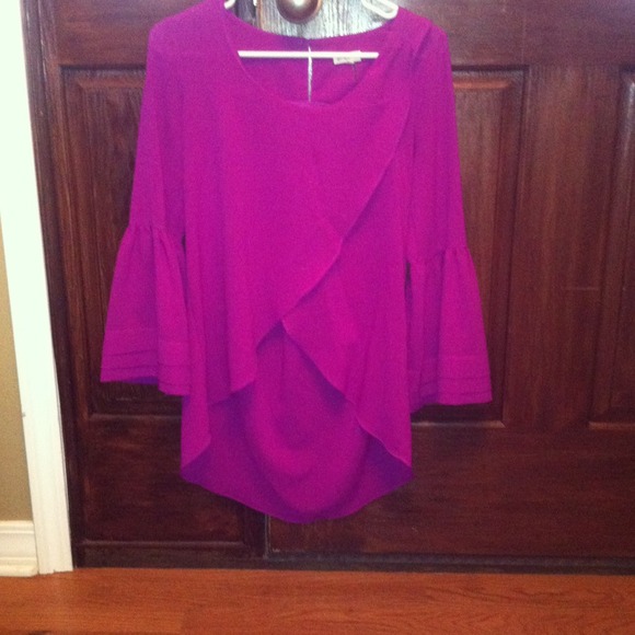 Fuchsia flowy top. Worn once!