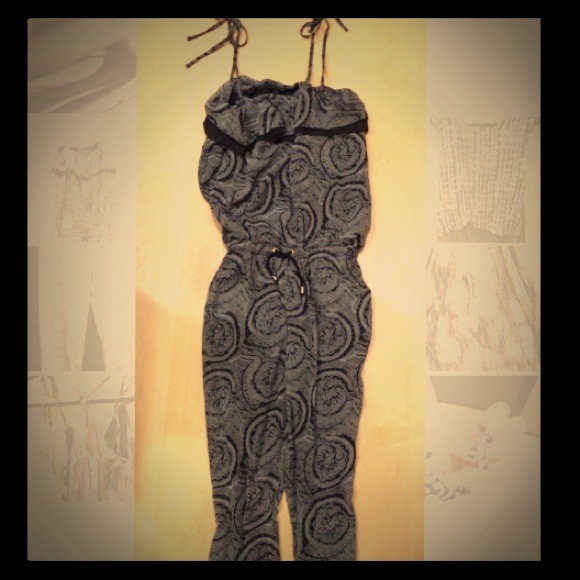 💃Adjustable strips jumpsuit with floral print💃