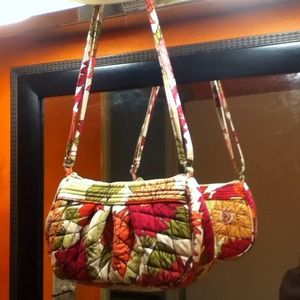 Stylish Vera Bradley handbag! **reduced price**