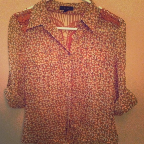 Flower print  mid sleeve shirt