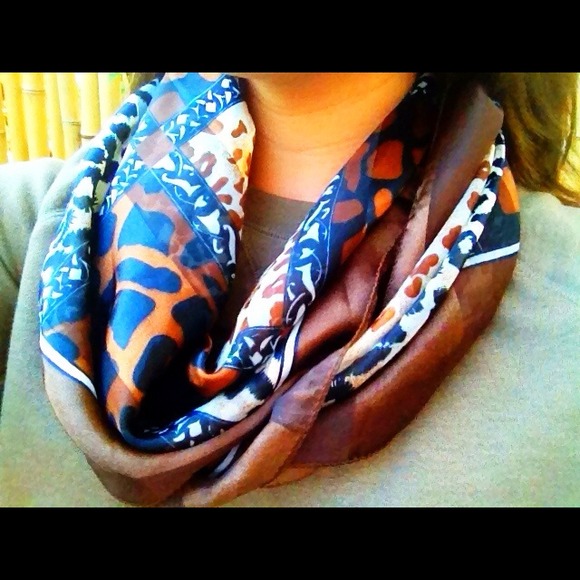 NWOT Animal print satin scarf