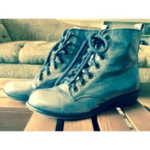 ❌SOLD❌ Metallic silver boots