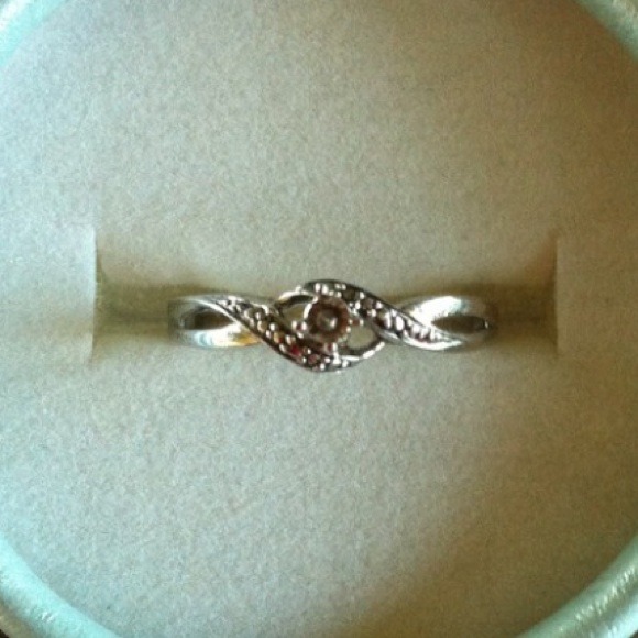 Sterling Silver diamond chip ring๐ฐ - Picture 4 of 4