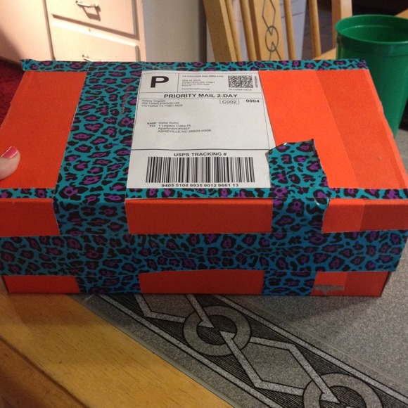 Box - Picture 2 of 2