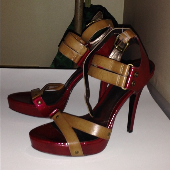 Carlos Santana red/tan sandals