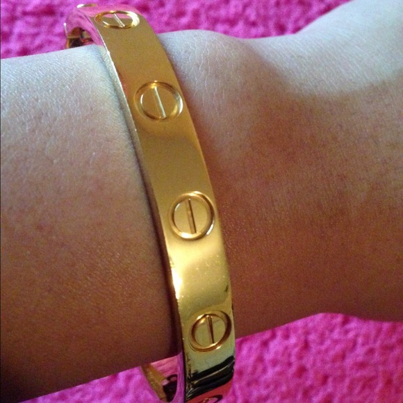 SOLD!! LOVE cartier bracelet - Picture 2 of 4