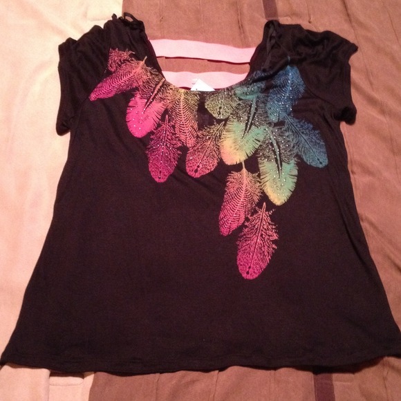 Feather shirt with racy back in black 1x - Picture 1 of 3